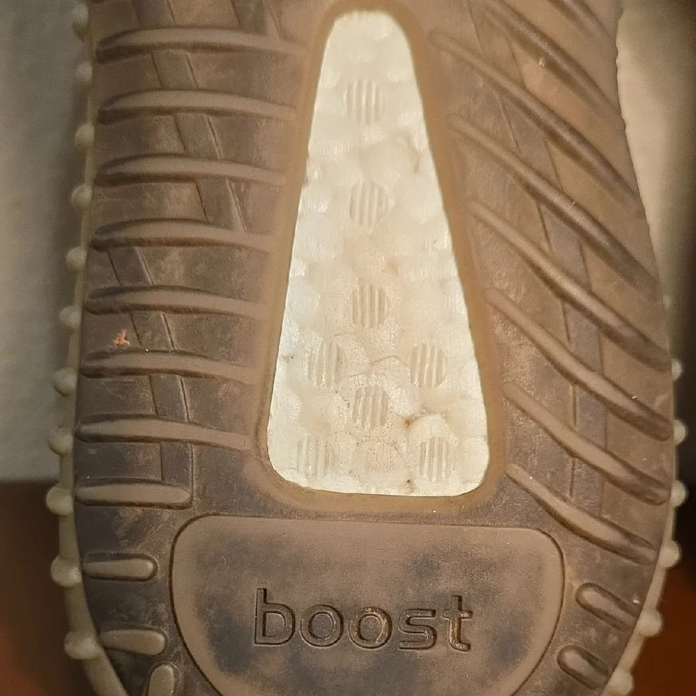 Yeezy Adidas 350 V2 Beluga 2.0 Size 5.5 M OR 6.5 TO 7 Womens